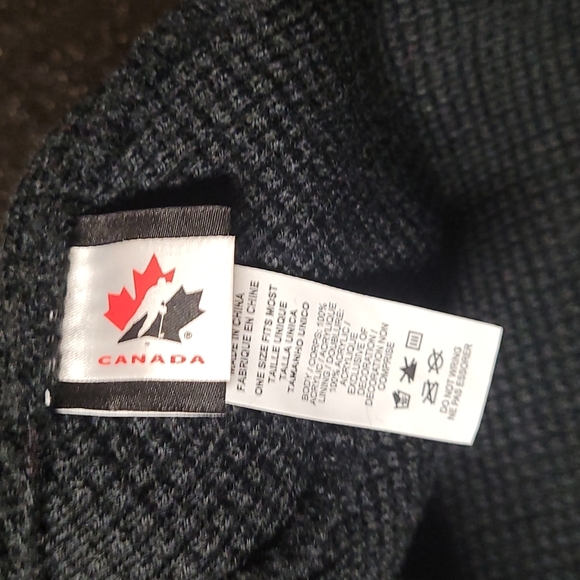 🏒Nike Team Canada Beanie - Picture 6 of 9